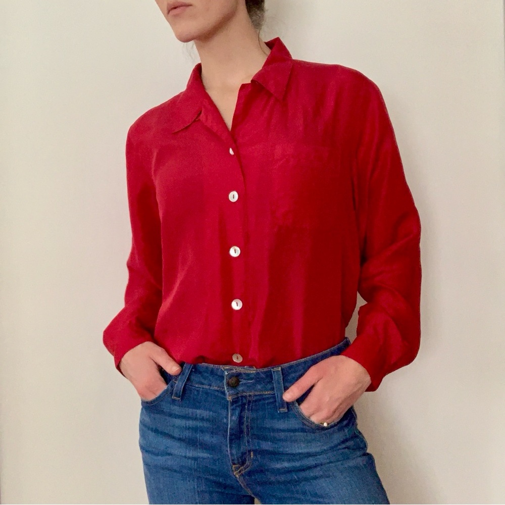 100% Silk Petite Sophisticate Bright Red Natural Shell Button Up Blouse Top M